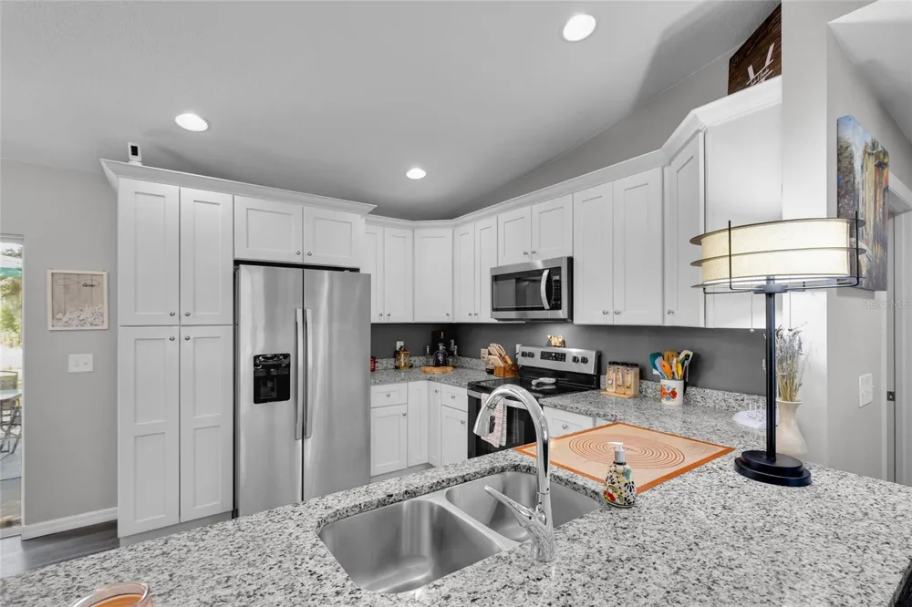 20 MALAUKA CIRCLE Ocklawaha, FL 32179