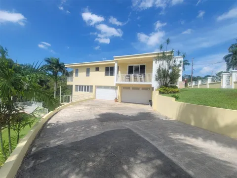 8C CLAVEL ST.
