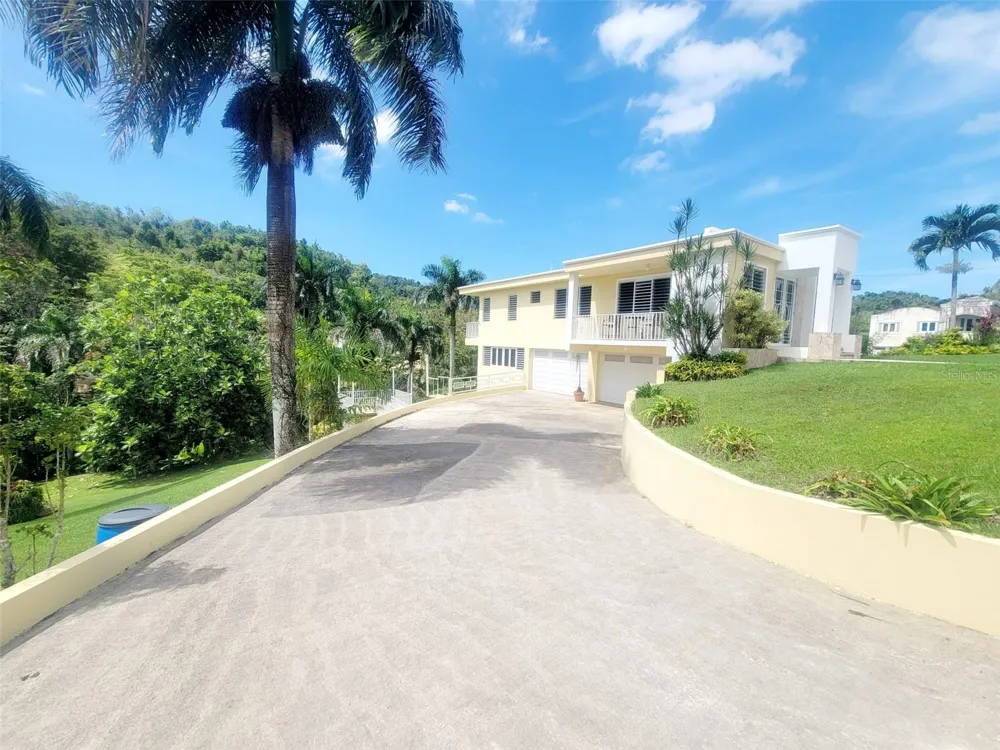 8C CLAVEL ST. Dorado, PR 00646