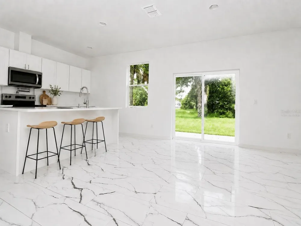 67 W 10TH STREET Apopka, FL 32703