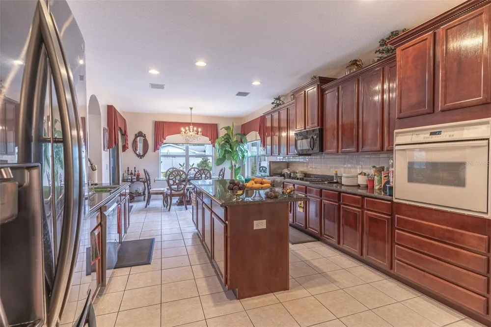 915 HICKORY FORK DRIVE Seffner, FL 33584
