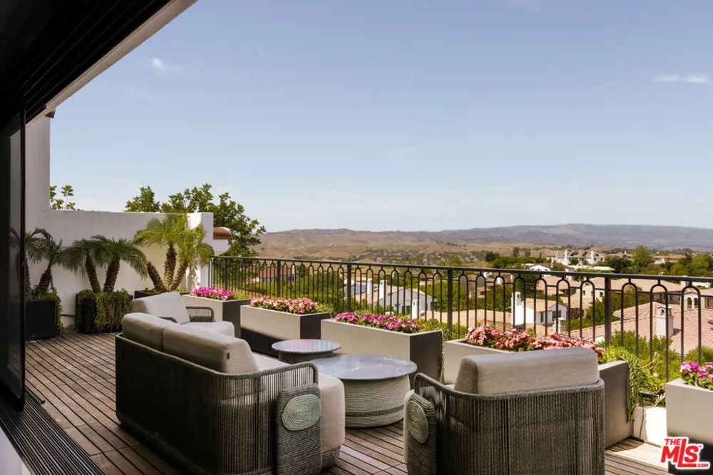 25571 Prado De Azul Calabasas, CA 91302