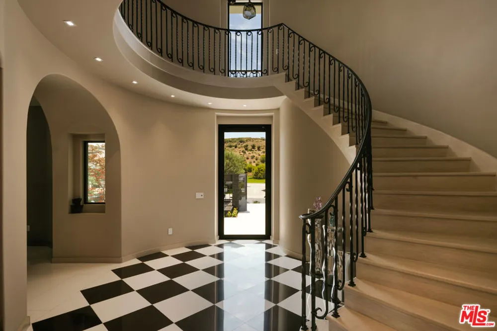 25571 Prado De Azul Calabasas, CA 91302