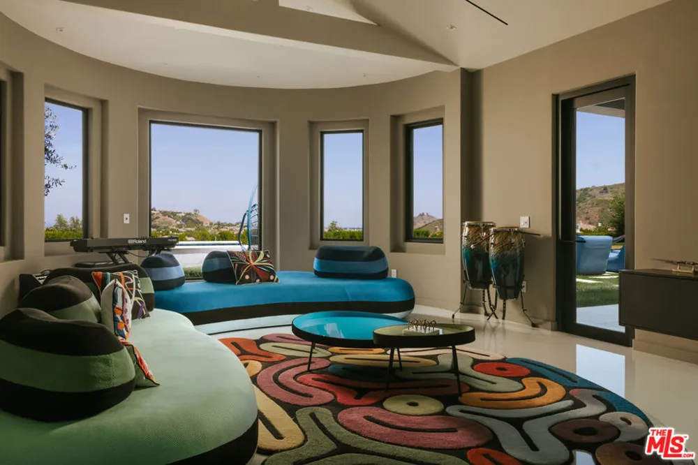 25571 Prado De Azul Calabasas, CA 91302