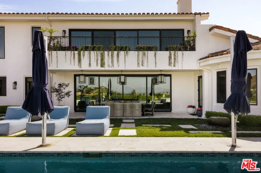 25571 Prado De Azul Calabasas, CA 91302
