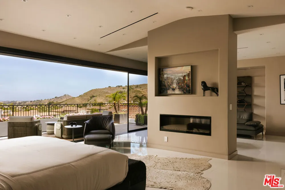 25571 Prado De Azul Calabasas, CA 91302