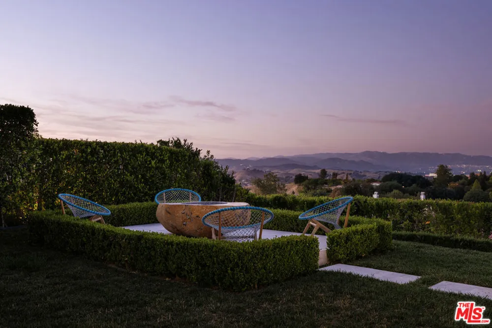 25571 Prado De Azul Calabasas, CA 91302