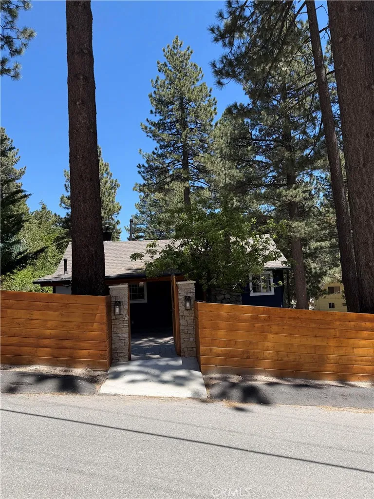 691 Yukon #B Green Valley Lake, CA 92341