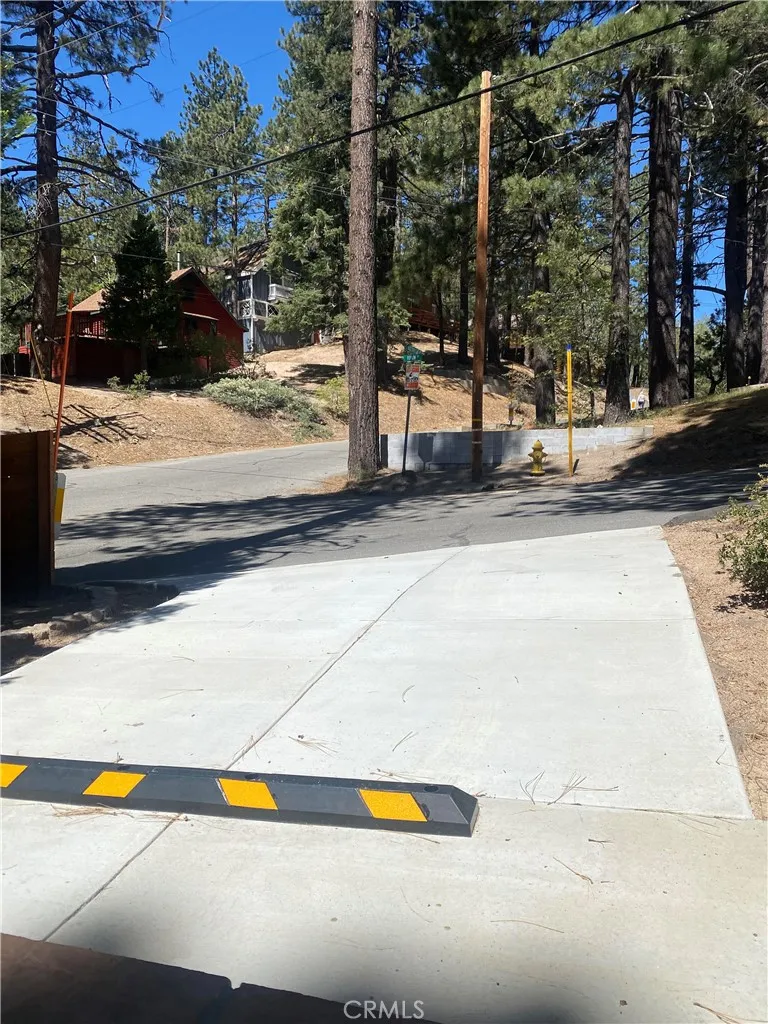 691 Yukon #B Green Valley Lake, CA 92341