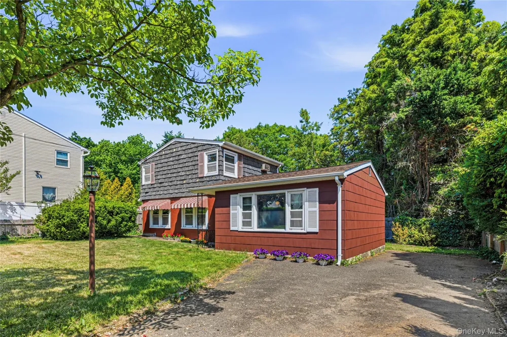 28 Cross Street Locust Valley, NY 11560