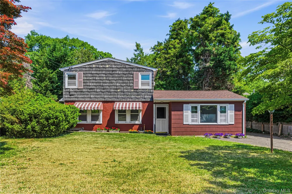 28 Cross Street Locust Valley, NY 11560