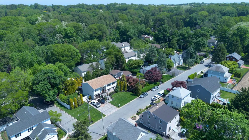 28 Cross Street Locust Valley, NY 11560