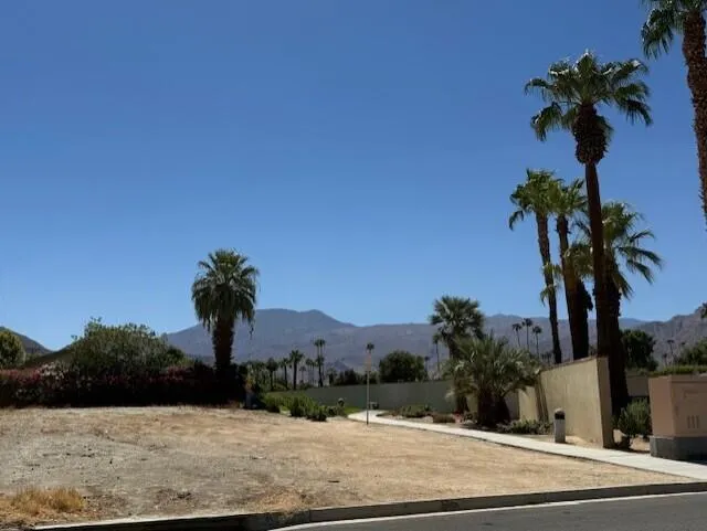 2 Sagebrush Ave La Quinta, CA 92253