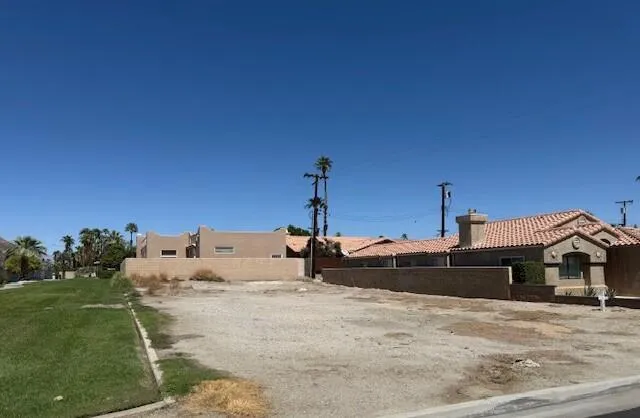 55 Saguaro Rd La Quinta, CA 92253