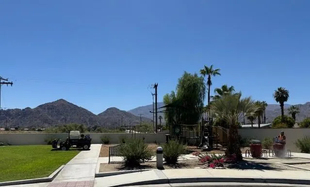 55 Saguaro Rd La Quinta, CA 92253