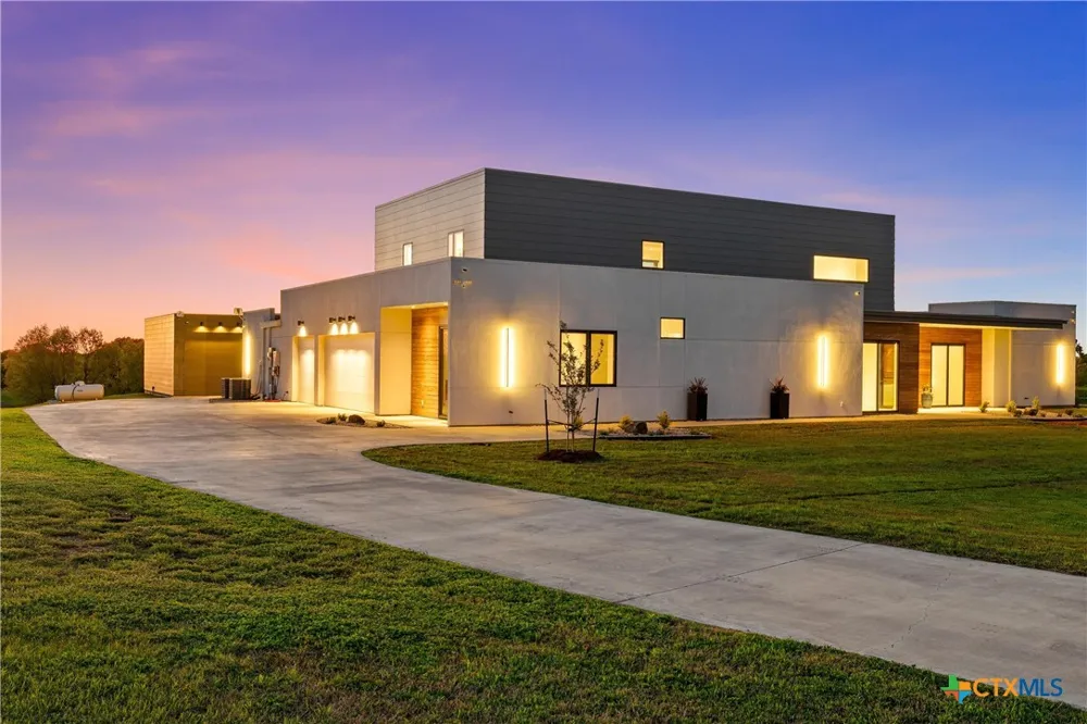356 Bold Springs Court West, TX 76691
