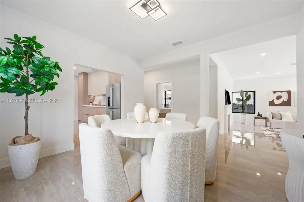 1405 Lenox Ave Miami Beach, FL 33139
