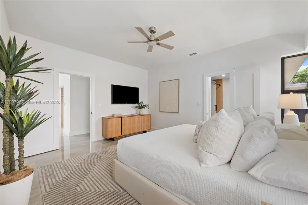 1405 Lenox Ave Miami Beach, FL 33139