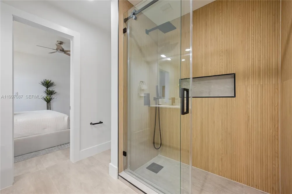 1405 Lenox Ave Miami Beach, FL 33139
