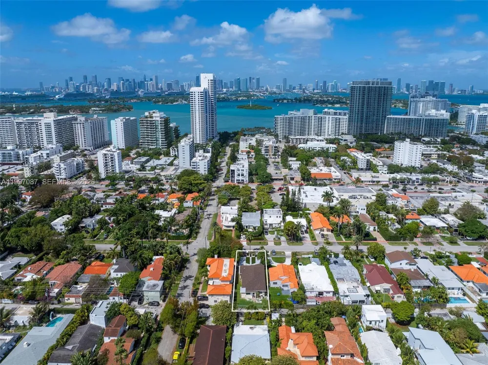 1405 Lenox Ave Miami Beach, FL 33139