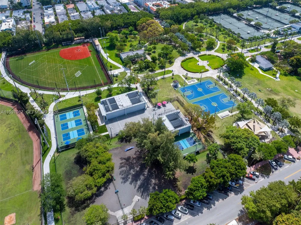 1405 Lenox Ave Miami Beach, FL 33139