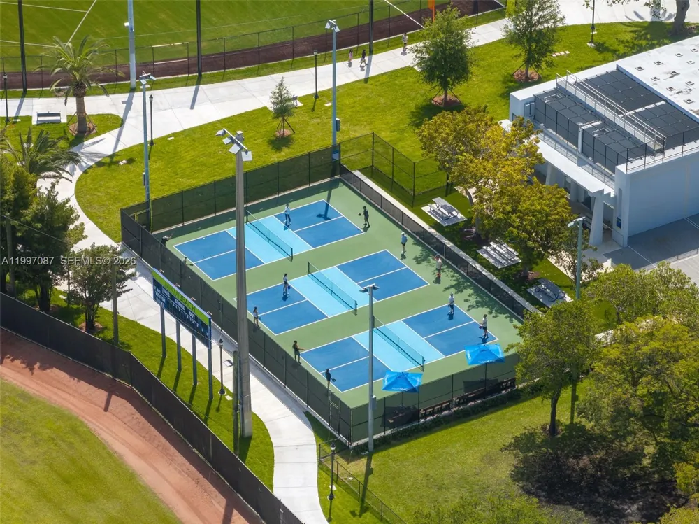 1405 Lenox Ave Miami Beach, FL 33139
