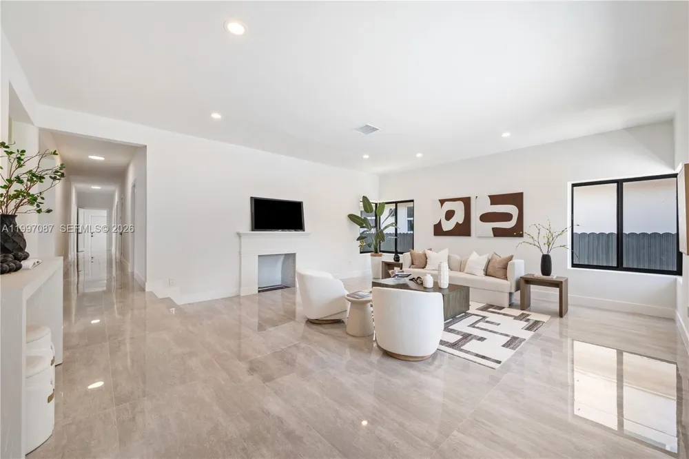 1405 Lenox Ave Miami Beach, FL 33139