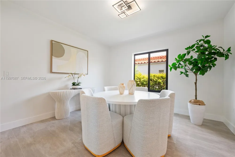 1405 Lenox Ave Miami Beach, FL 33139