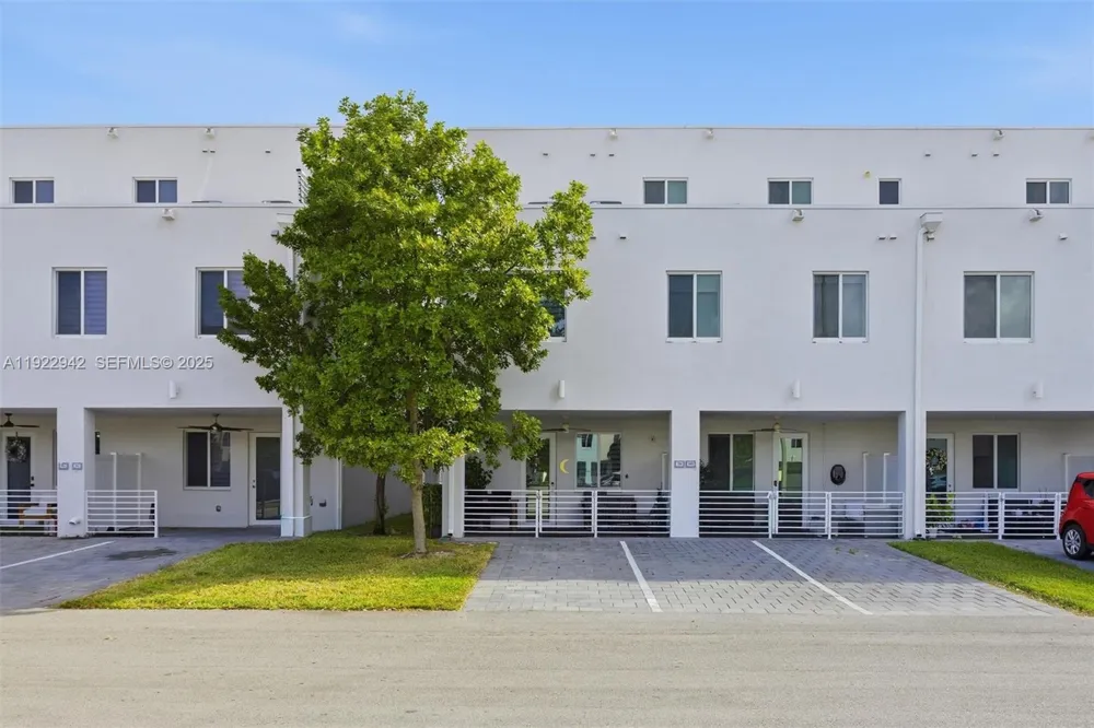 6420 NW 102nd Path #110 Doral, FL 33178