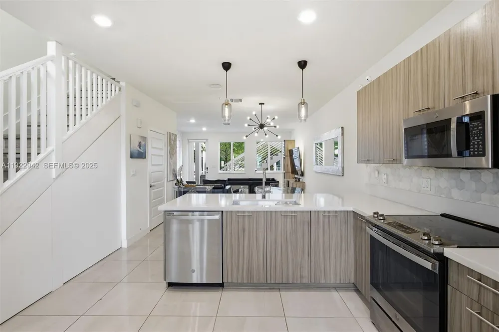 6420 NW 102nd Path #110 Doral, FL 33178