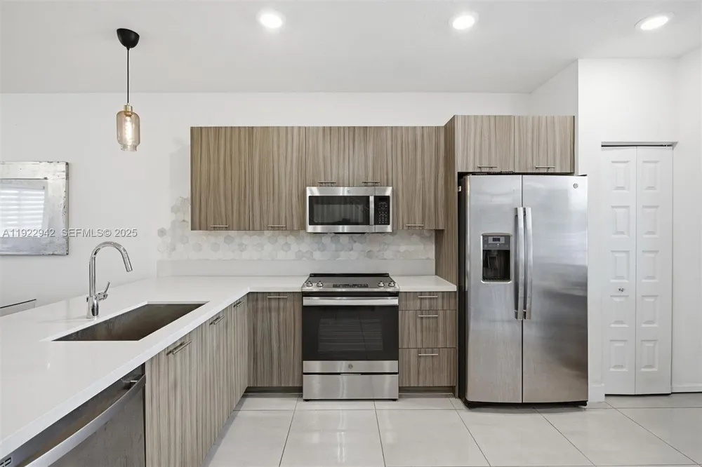 6420 NW 102nd Path #110 Doral, FL 33178