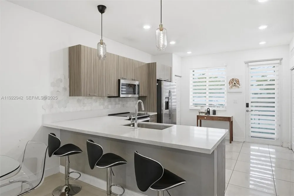 6420 NW 102nd Path #110 Doral, FL 33178