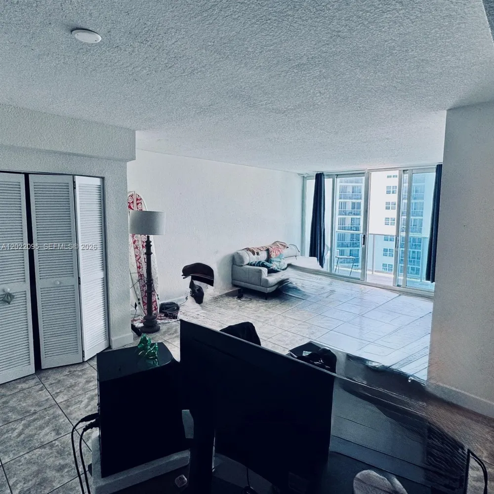 7501 E Treasure Dr #7R North Bay Village, FL 33141