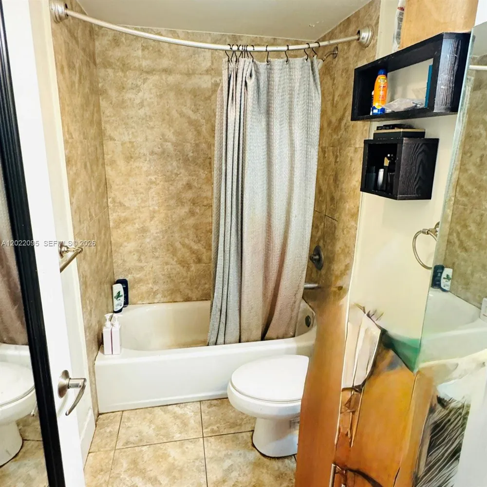 7501 E Treasure Dr #7R North Bay Village, FL 33141