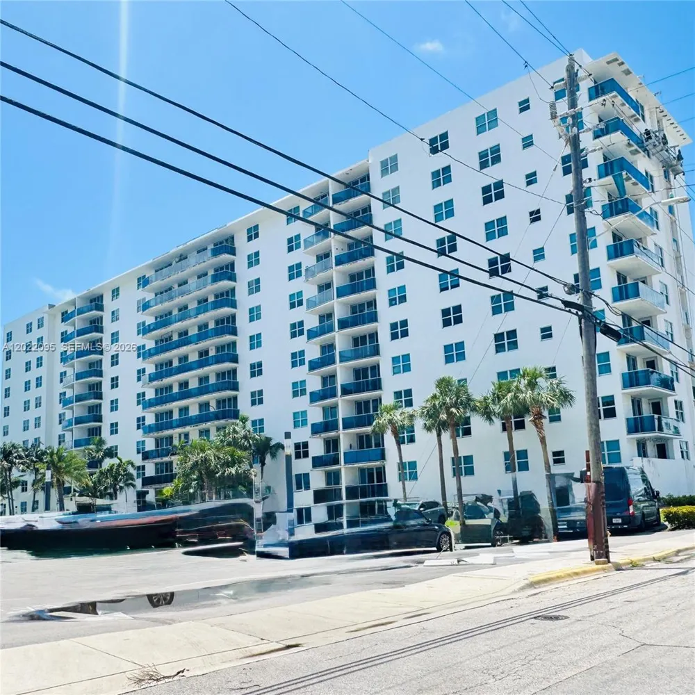 7501 E Treasure Dr #7R North Bay Village, FL 33141