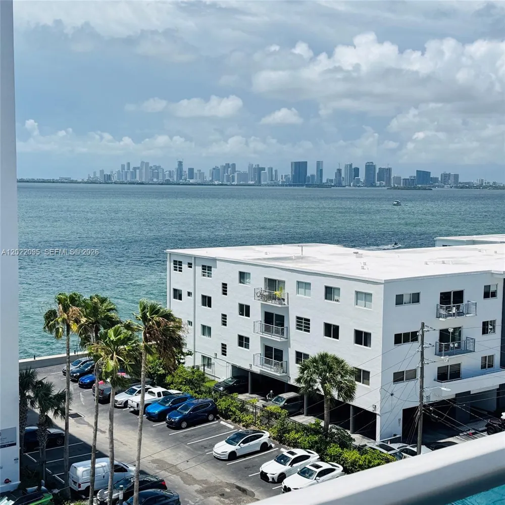 7501 E Treasure Dr #7R North Bay Village, FL 33141