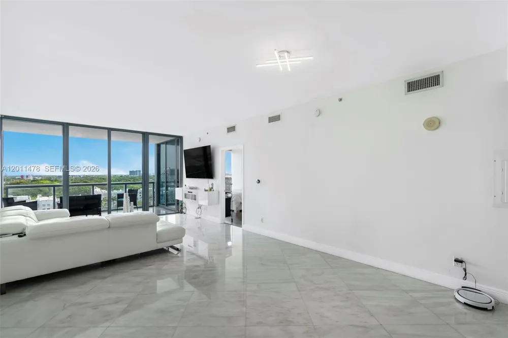 601 NE 36th St #1103 Miami, FL 33137