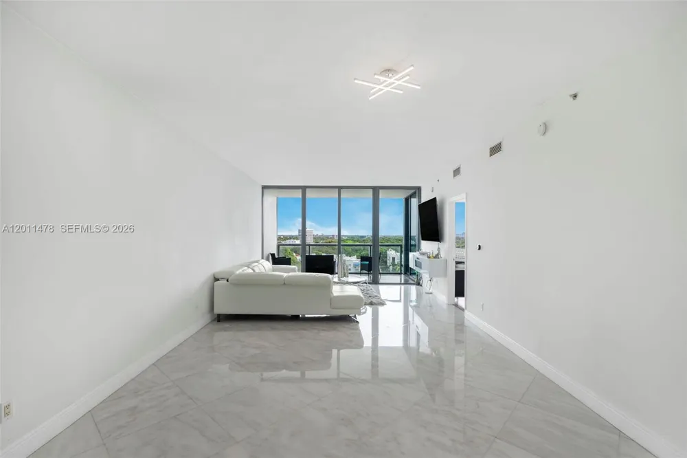 601 NE 36th St #1103 Miami, FL 33137