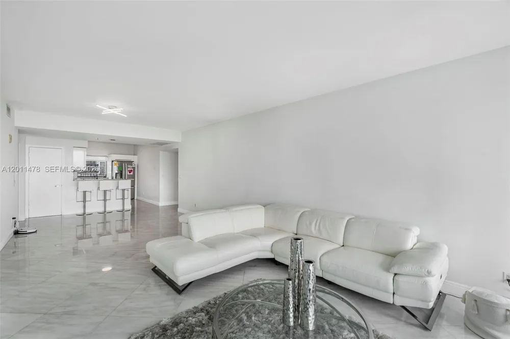 601 NE 36th St #1103 Miami, FL 33137