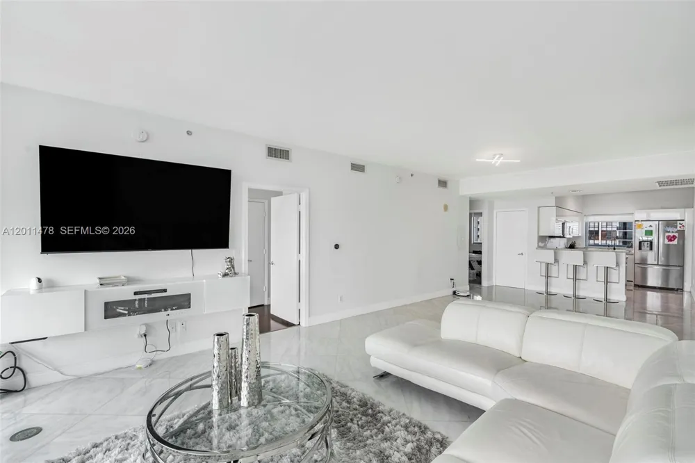 601 NE 36th St #1103 Miami, FL 33137