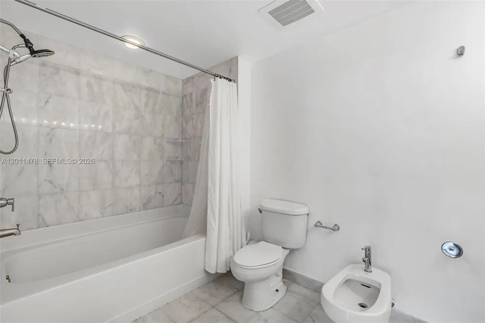 601 NE 36th St #1103 Miami, FL 33137