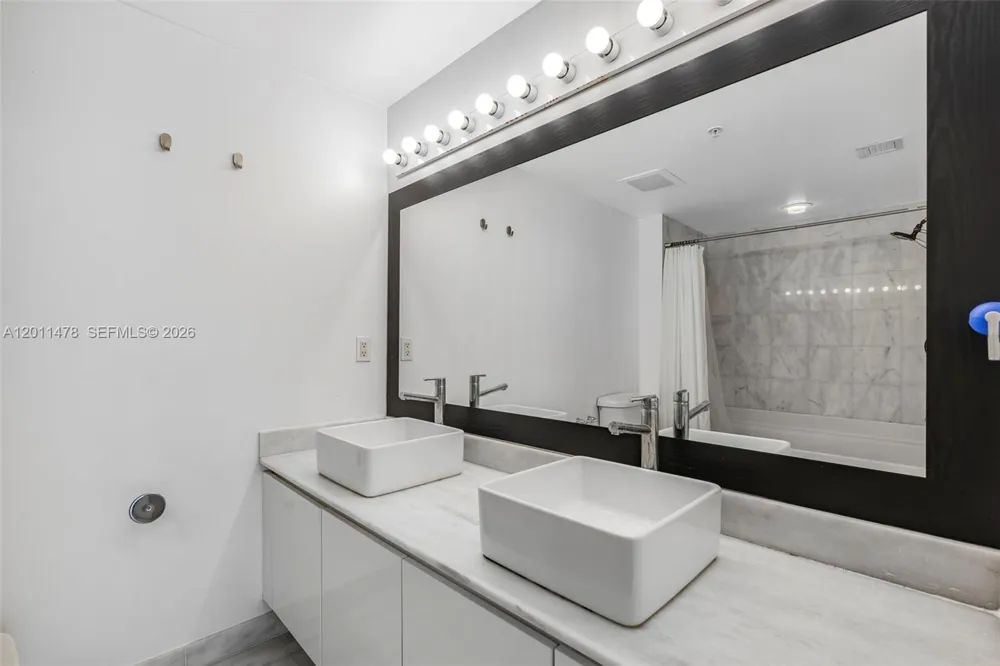 601 NE 36th St #1103 Miami, FL 33137