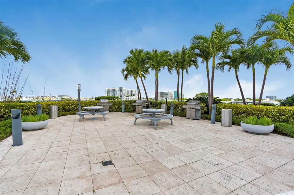 601 NE 36th St #1103 Miami, FL 33137