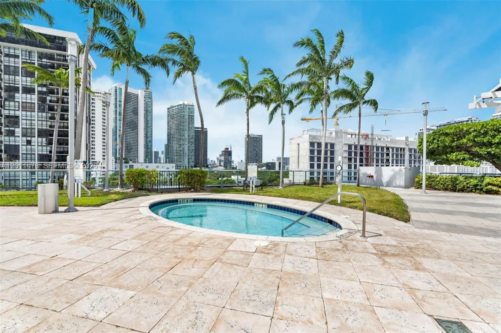 601 NE 36th St #1103 Miami, FL 33137