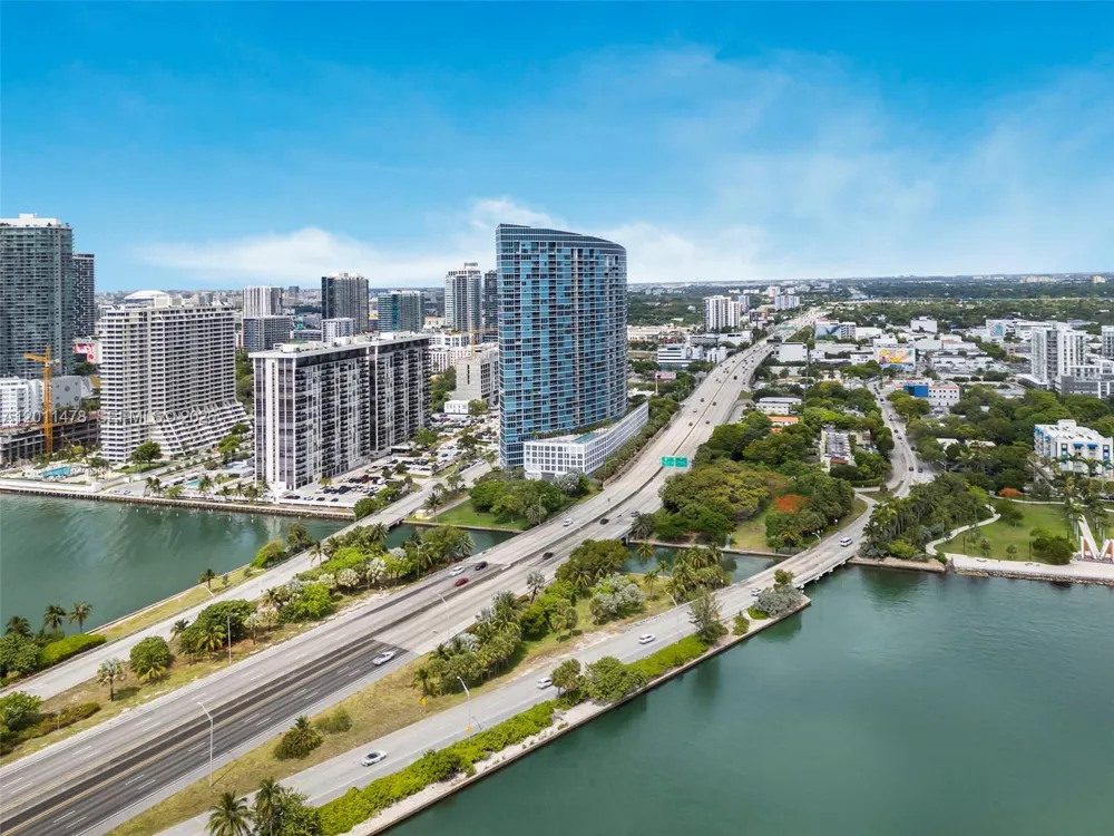 601 NE 36th St #1103 Miami, FL 33137