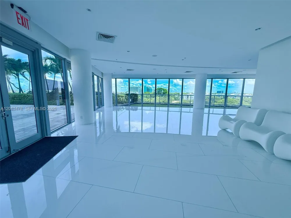 601 NE 36th St #1103 Miami, FL 33137
