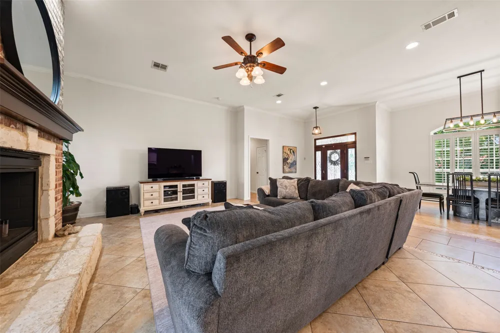 175 Winding Trail Crawford, TX 76638