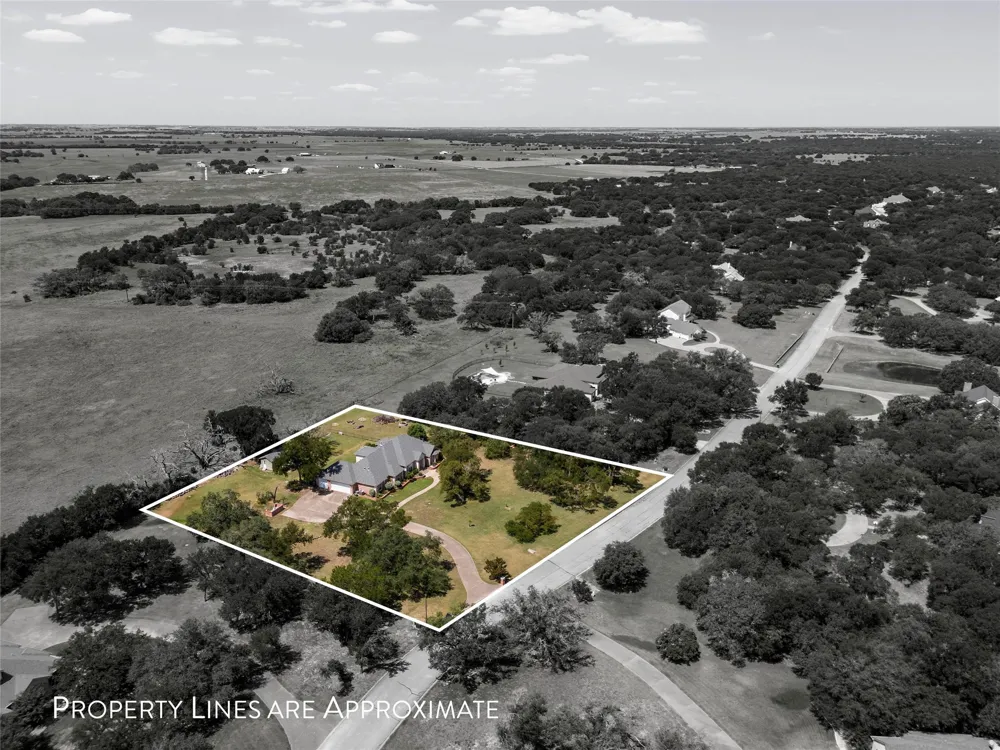 175 Winding Trail Crawford, TX 76638