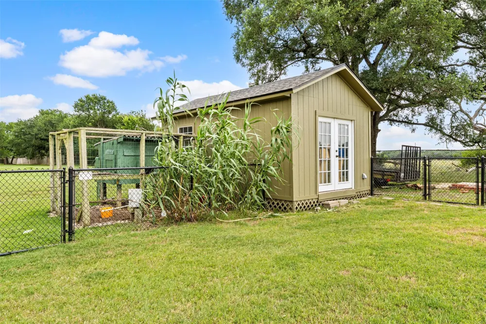 175 Winding Trail Crawford, TX 76638
