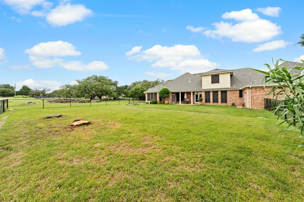 175 Winding Trail Crawford, TX 76638